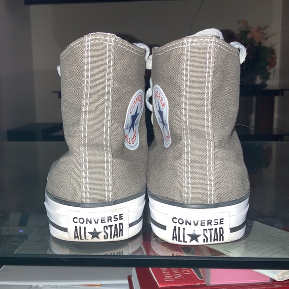 Converse in the color Charcoal. Size is 7 Women. Size 5 Men. - Picture 4 of 7